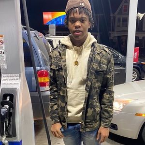 Meet your Posher, Avery